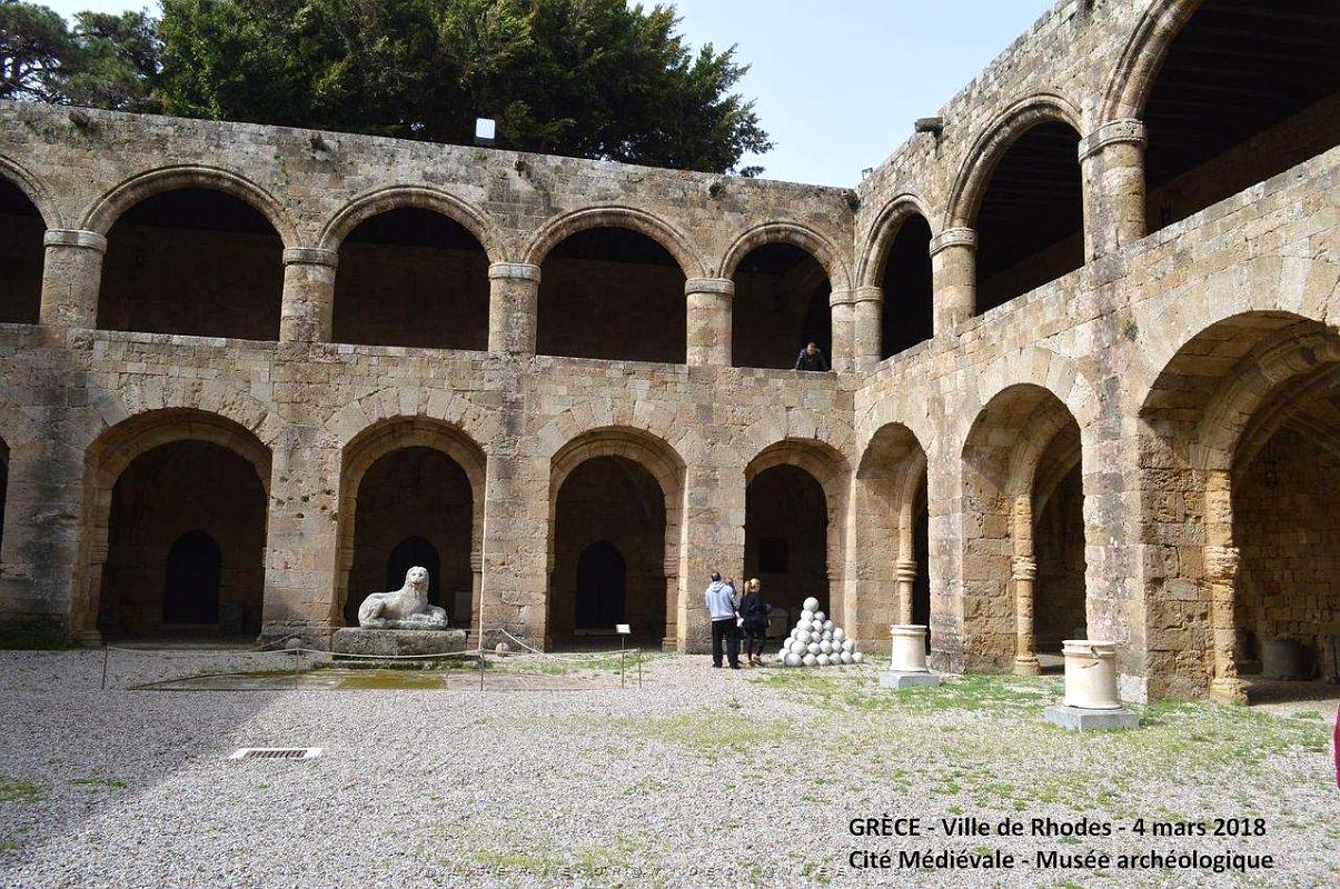 010- Musee archeologique Rhodes.JPG